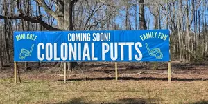 Colonial Putts Coming Soon Banner Sign