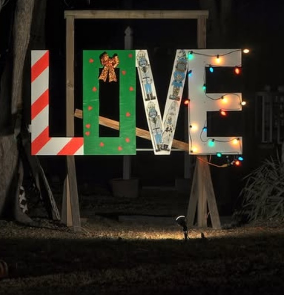 LOVE Sign Christmas 2025 Riverside Meadows