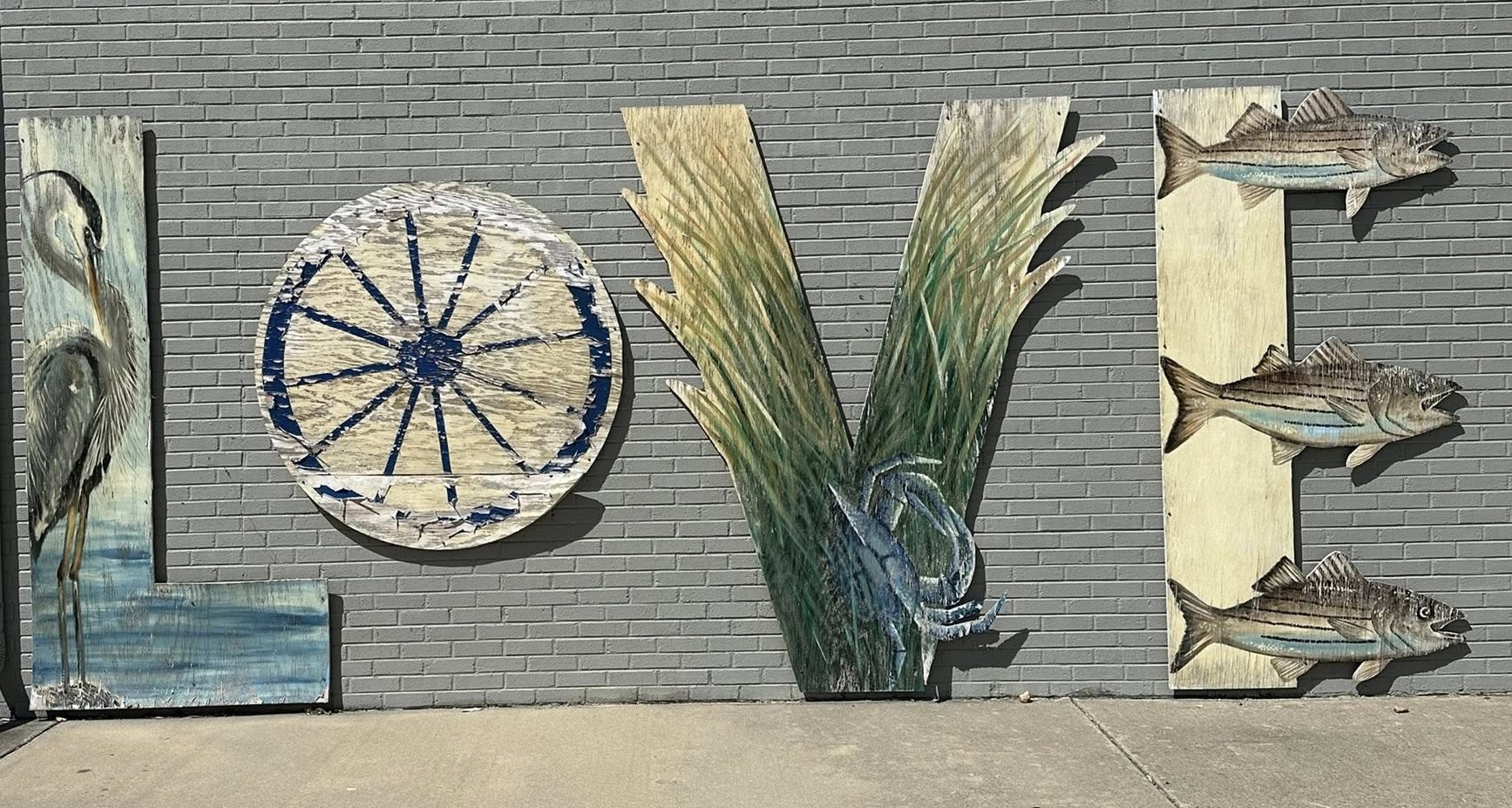 LOVE sign peddlers market