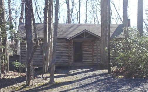 Virginia Cabin Rental at Stratford Hall