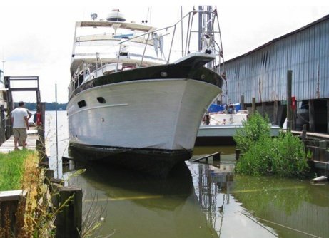 Full-Service Boatyard