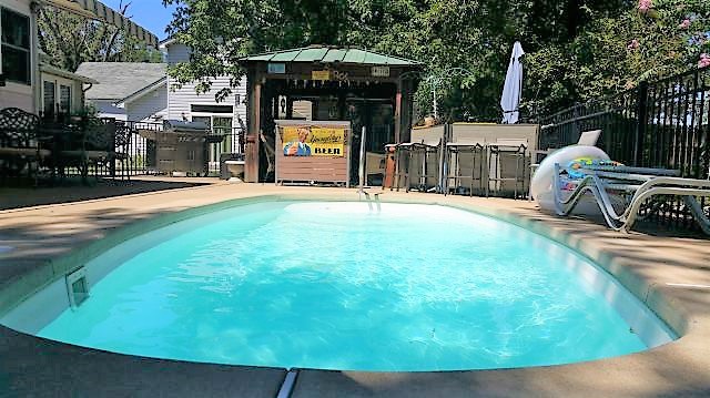 Plaza BnB Pool