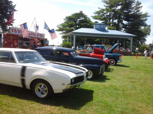 Classic Cars near stage on Town Hill Classic Cars near stage on Town Hill